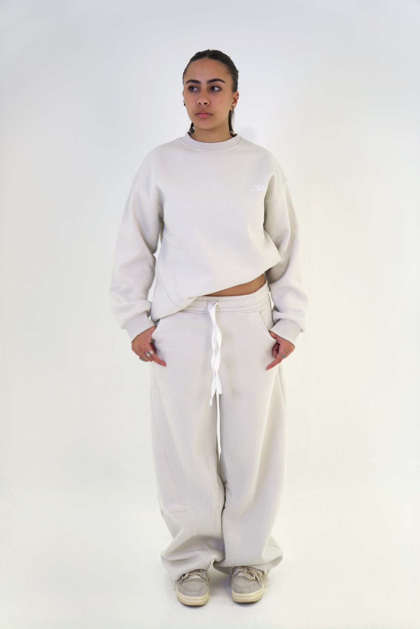Cream Set crewneck & sweatpants